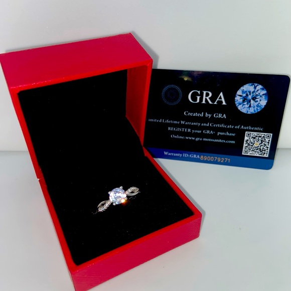 Gorgeous 1 Carat Moissanite White Gold plated adjustable ring *NEW* - Picture 2 of 3